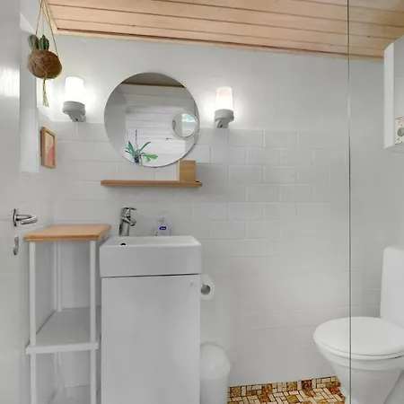 Ferienhaus Stunning In Nexo With Wifi *