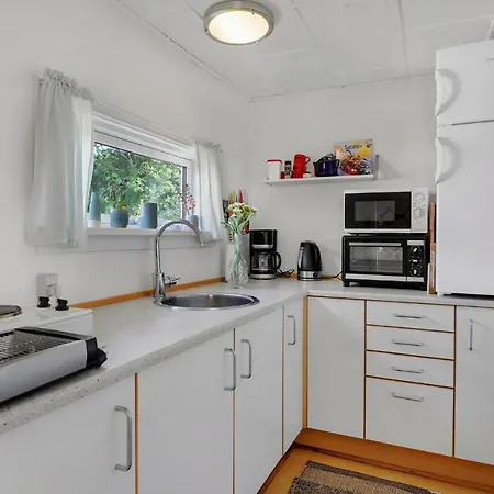 Ferienhaus Stunning In Nexo With Wifi